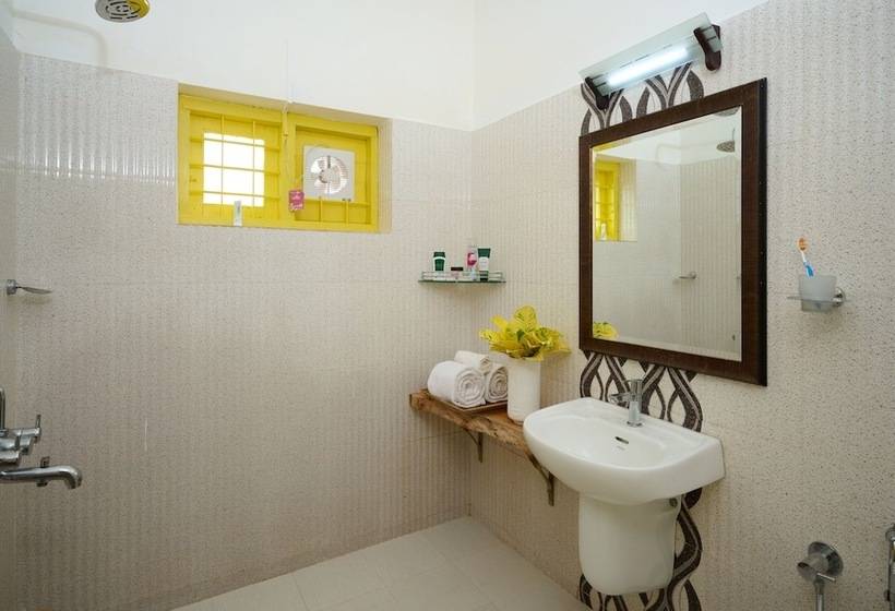 בית מלון כפרי Seclude By The Lake Alleppey