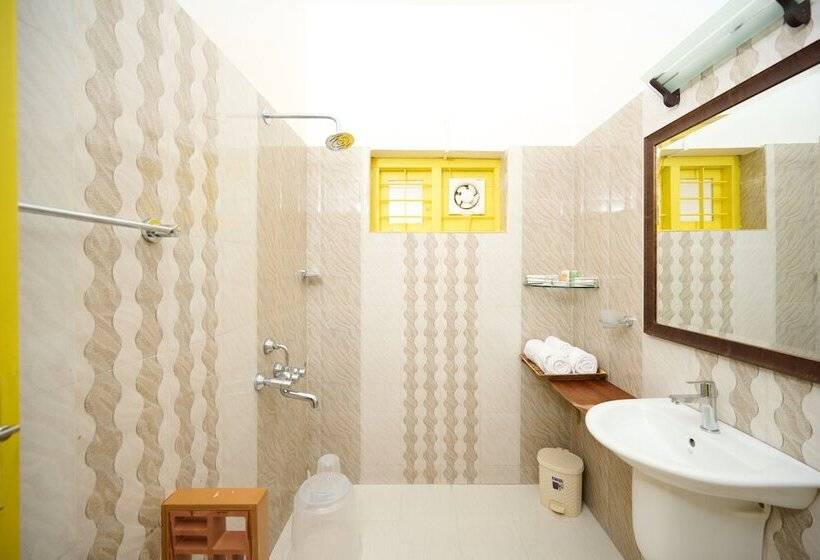 בית מלון כפרי Seclude By The Lake Alleppey