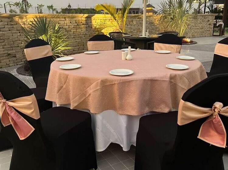 فندق Shyama Sarovar Portico