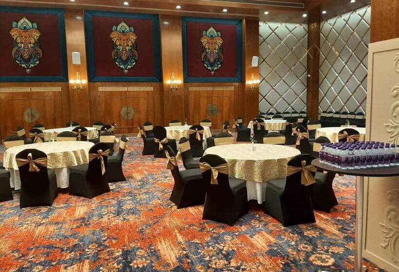 فندق Shyama Sarovar Portico