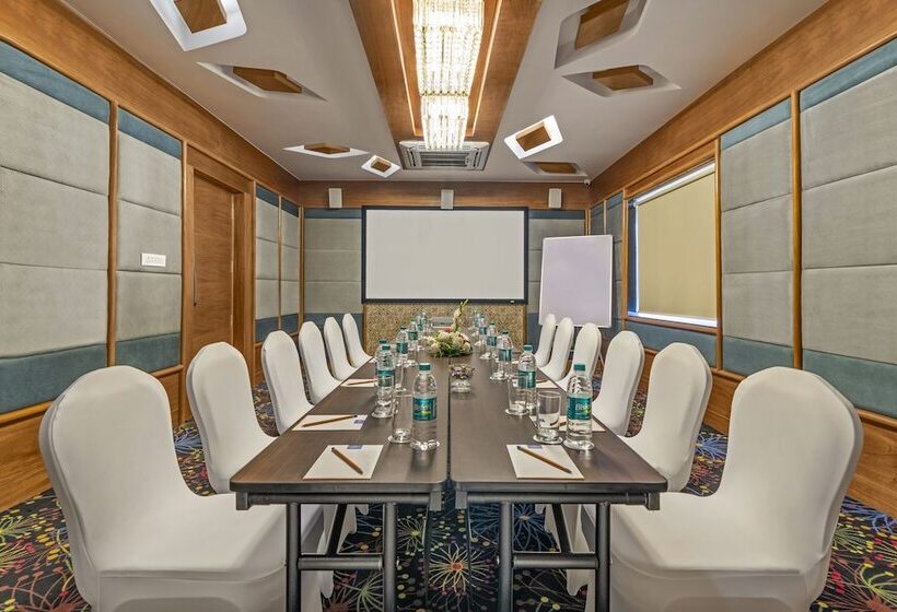 فندق Shyama Sarovar Portico