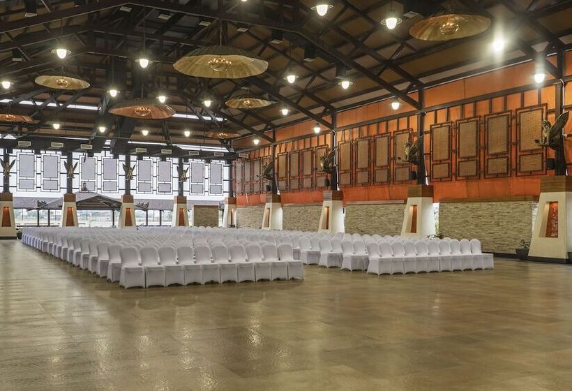 فندق Shyama Sarovar Portico