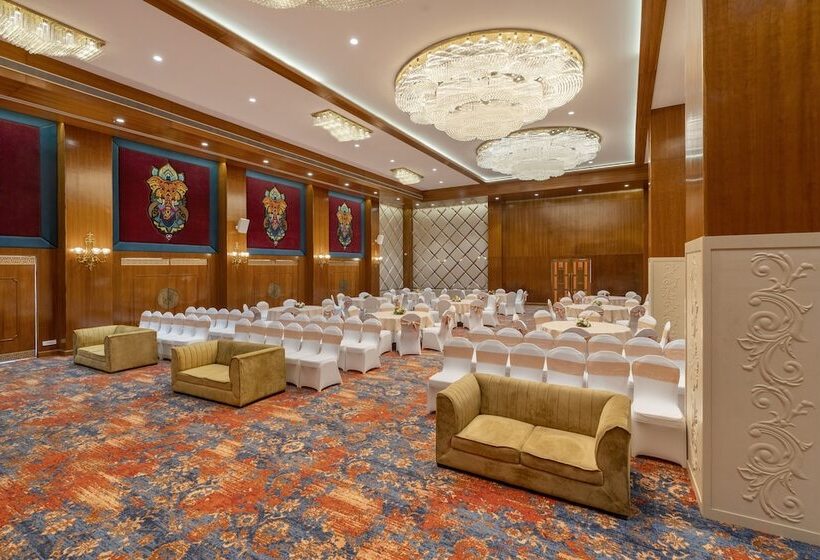 فندق Shyama Sarovar Portico