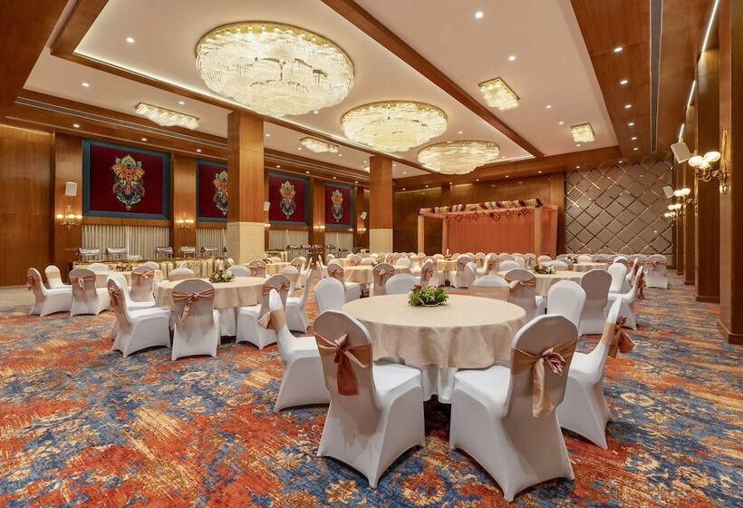 فندق Shyama Sarovar Portico