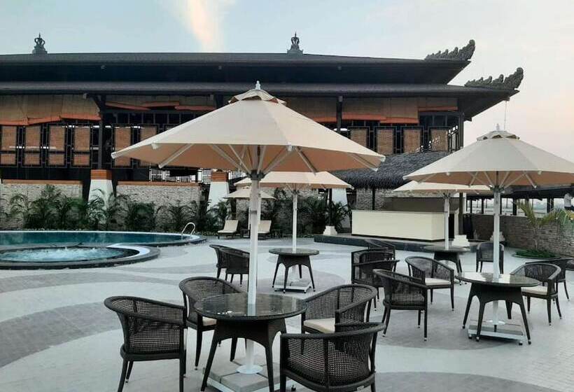 فندق Shyama Sarovar Portico