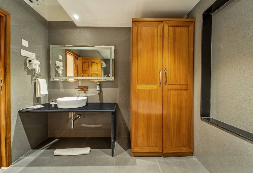 فندق Shyama Sarovar Portico