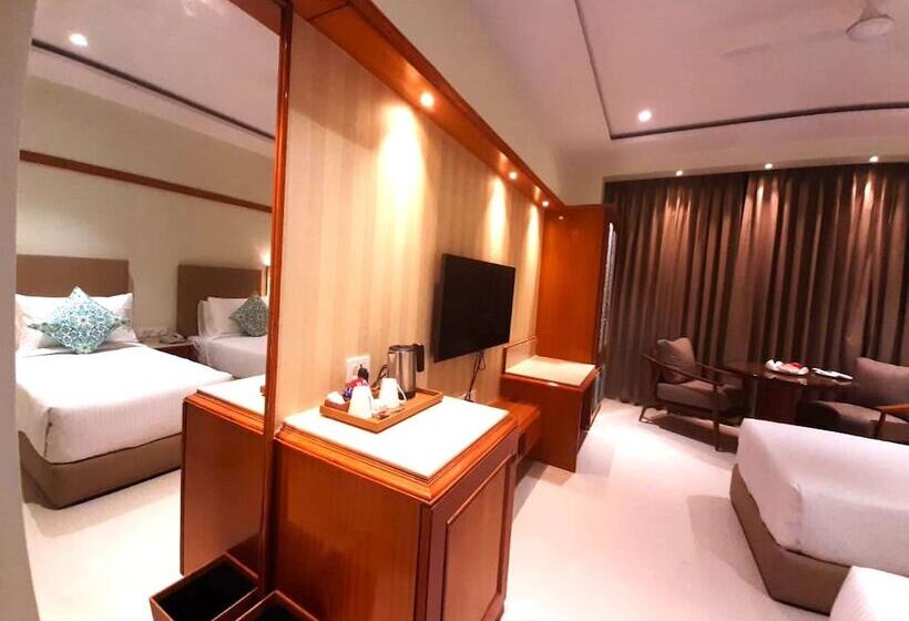 فندق Shyama Sarovar Portico