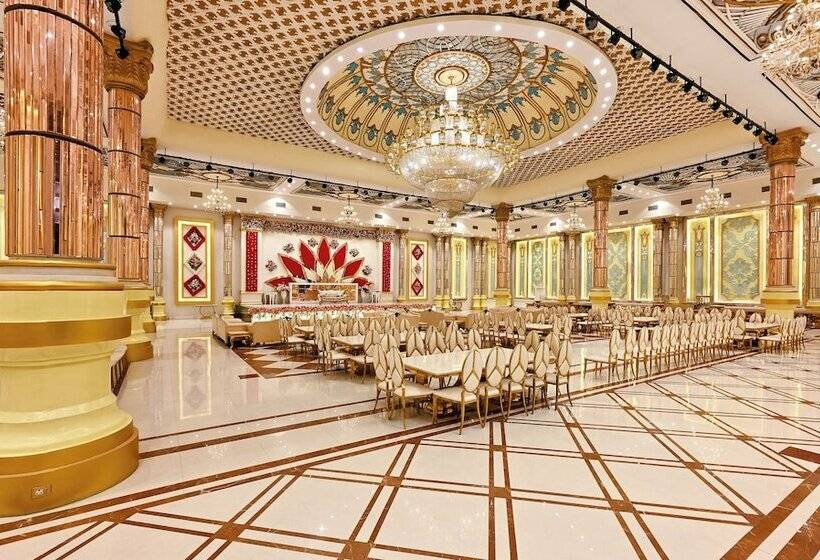 בית מלון כפרי Sks Grand Palace