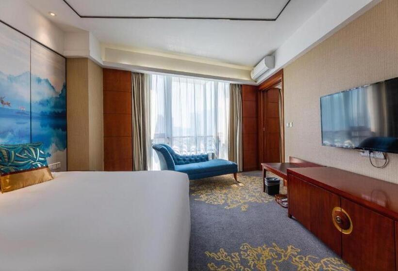 Starway Hotel Nanchang Honggu Middle Avenue Qiushui Square