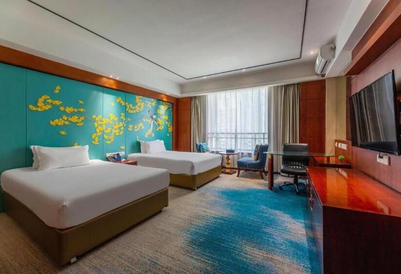 Starway Hotel Nanchang Honggu Middle Avenue Qiushui Square