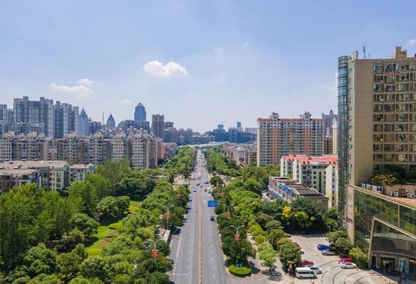 Starway Hotel Nanchang Honggu Middle Avenue Qiushui Square