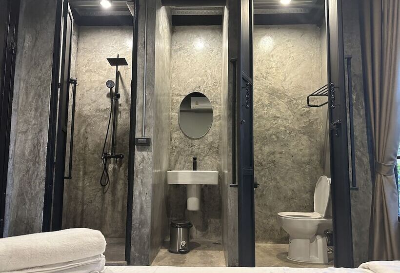 Premier Hostel Chiang Mai