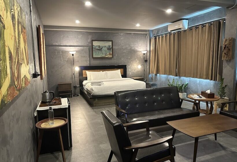 Premier Hostel Chiang Mai