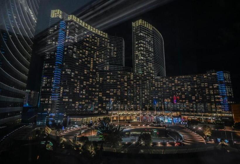 Stripviewsuites At Vdara