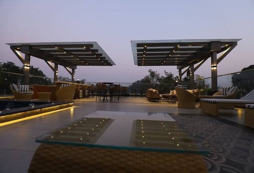 The Pristine Hotel Kanpur