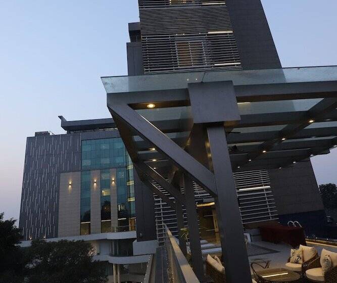 The Pristine Hotel Kanpur