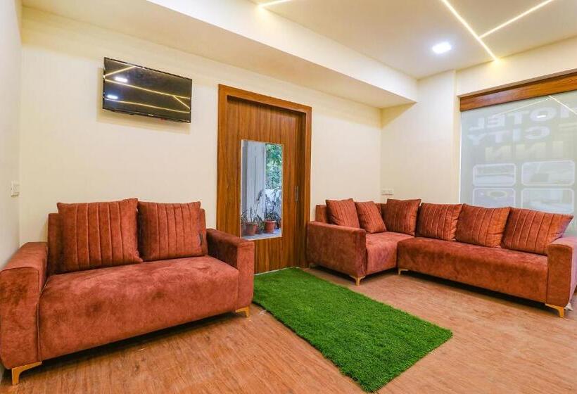 Fabhotel E City Inn   3km From Infosys Campus