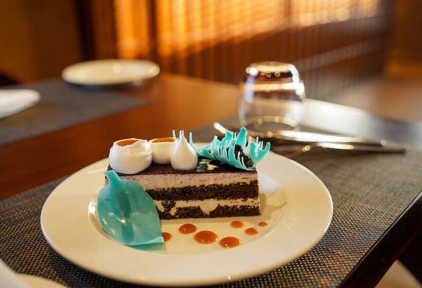 فندق Aamaghati Wildlife Resort