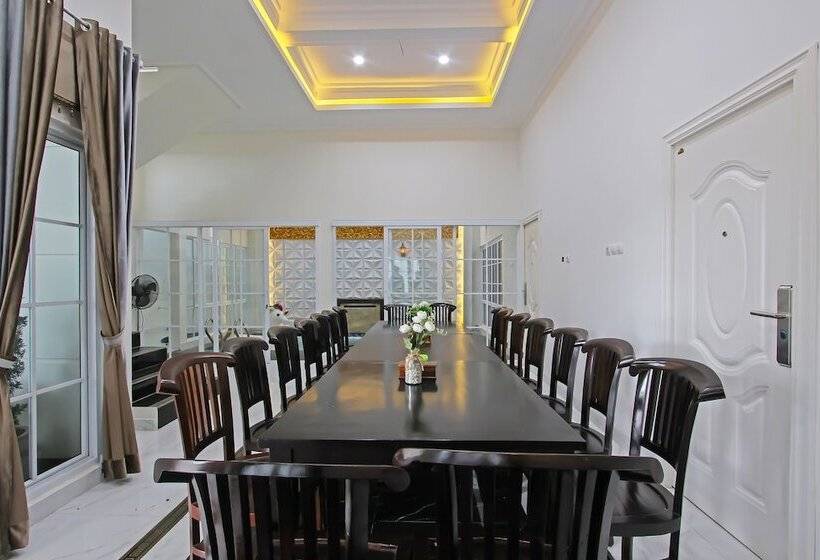 هتل Capital O 92105 A'shanti Inn