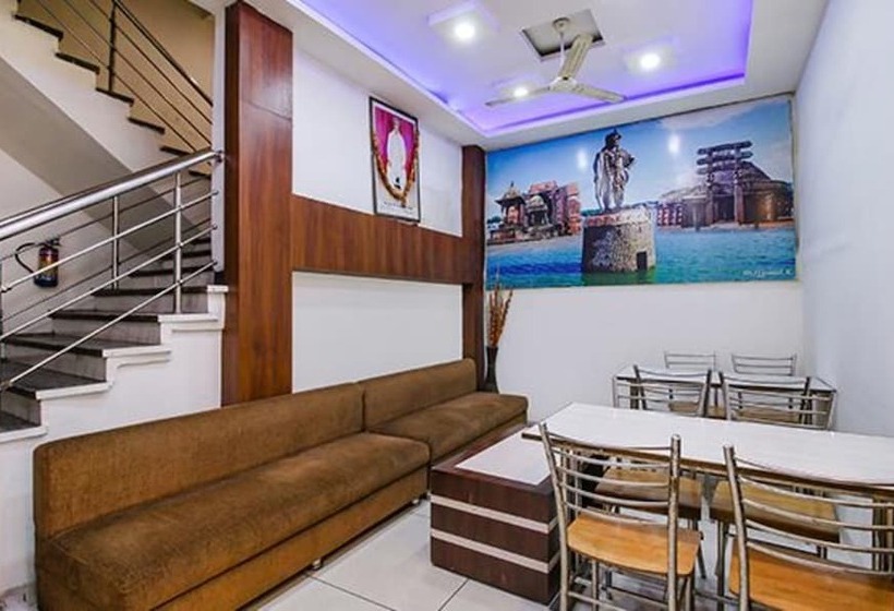 Отель Fabexpress Aditya Regency