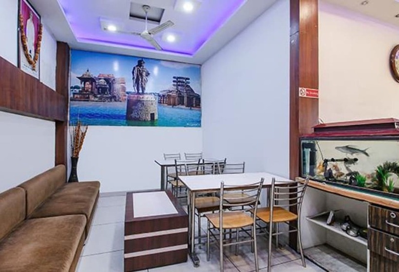 Отель Fabexpress Aditya Regency