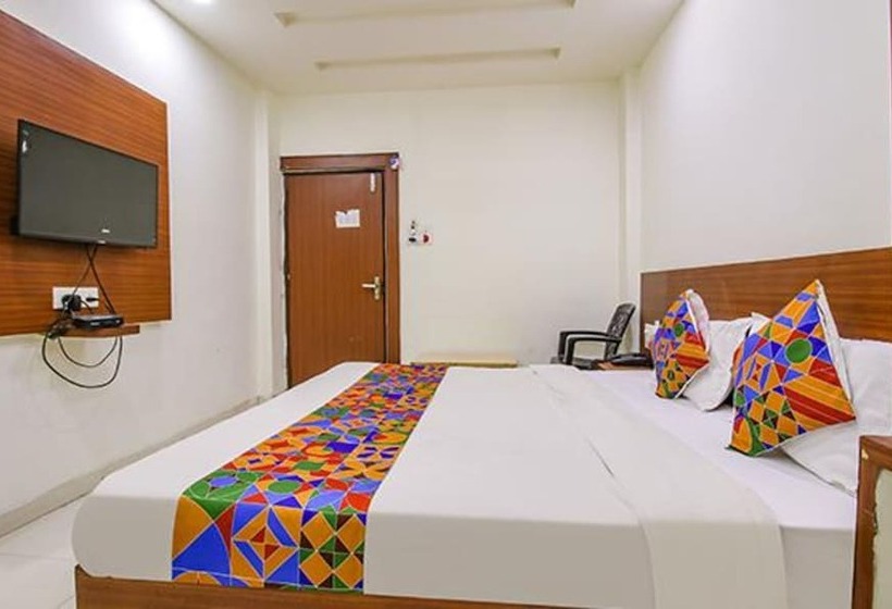 Отель Fabexpress Aditya Regency