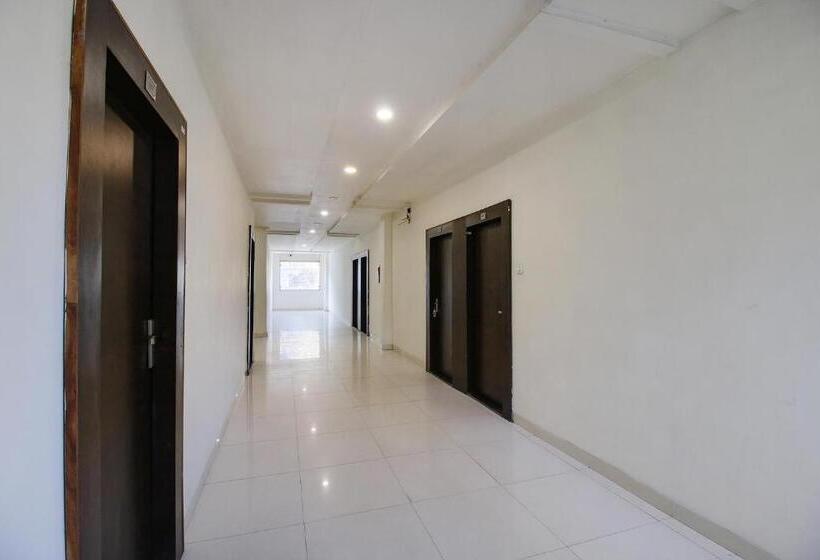 Отель Fabexpress Aditya Regency