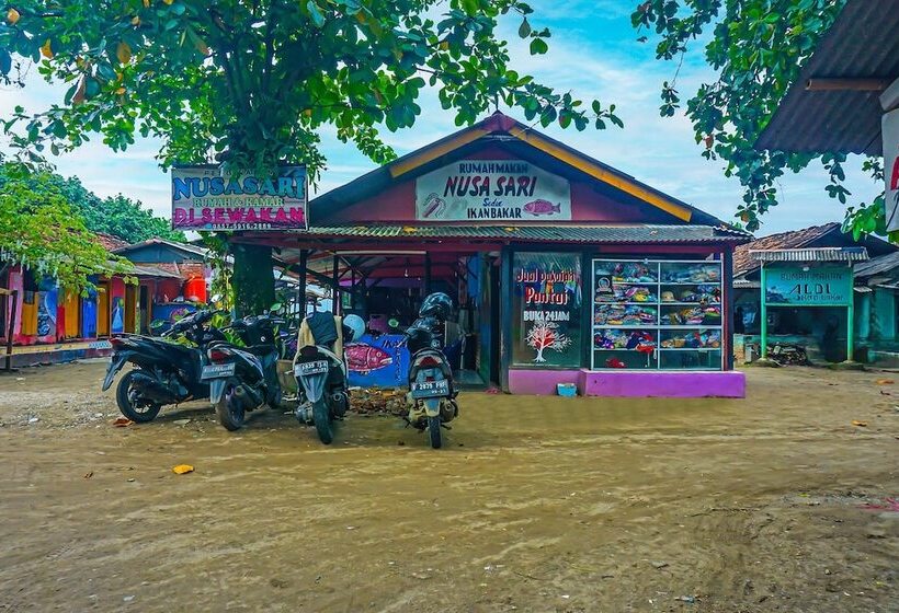 Отель Spot On 92154 Nusasari Guest House