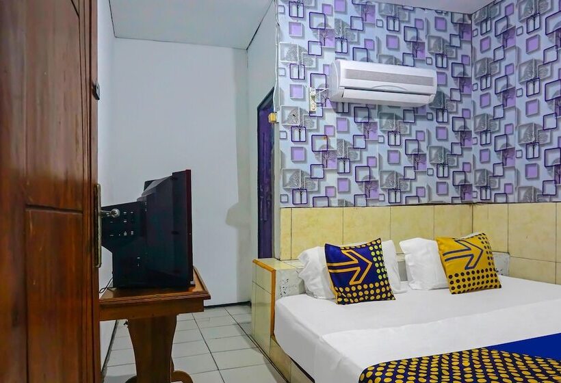 Отель Spot On 92154 Nusasari Guest House
