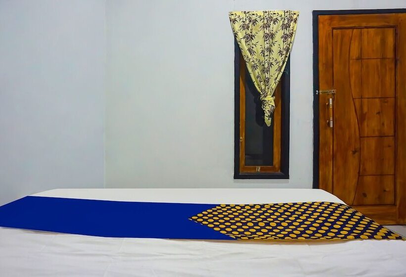 Отель Spot On 92154 Nusasari Guest House