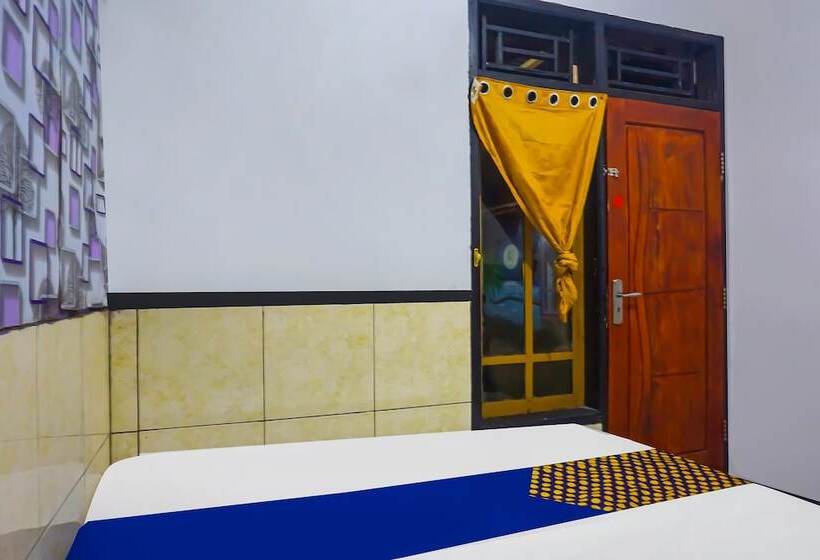 Отель Spot On 92154 Nusasari Guest House