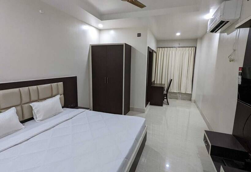 ホテル The Golden Sand