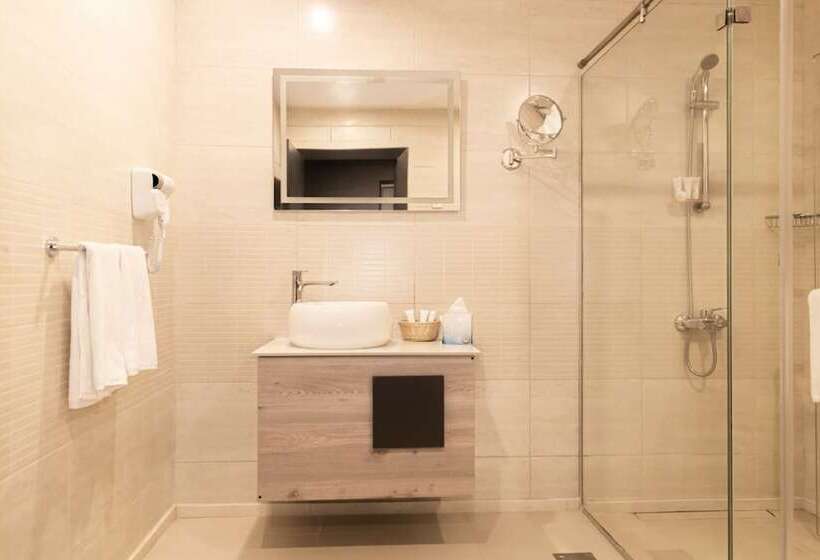 O Beach Hotel & Resort