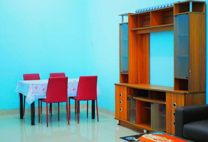 ホテル Ngekost Harian