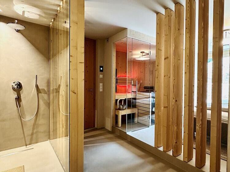 4 Monkeys Apartments