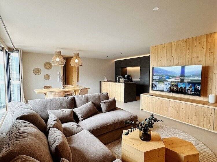 4 Monkeys Apartments