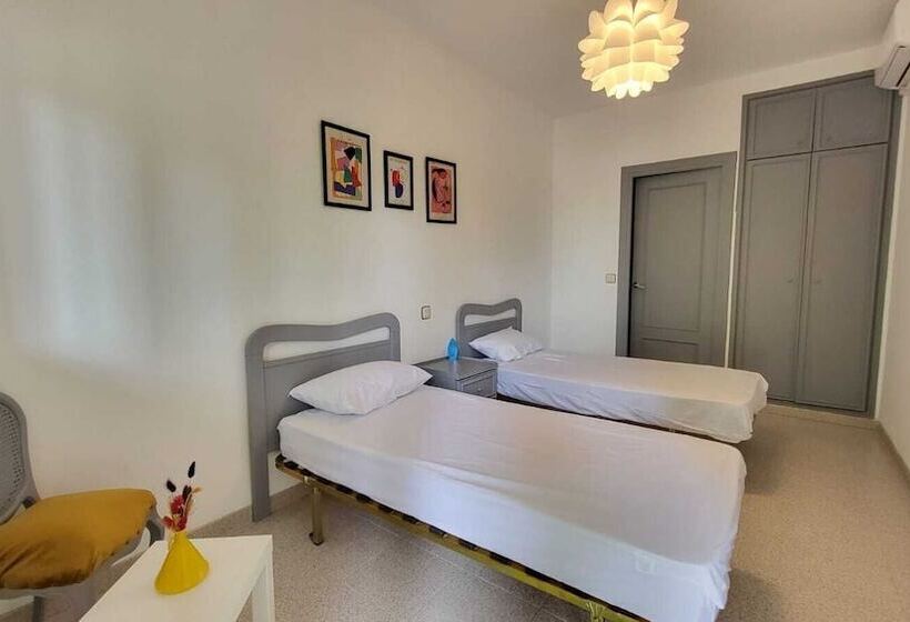 ユースホステル Hostal San Martin De Montalbán