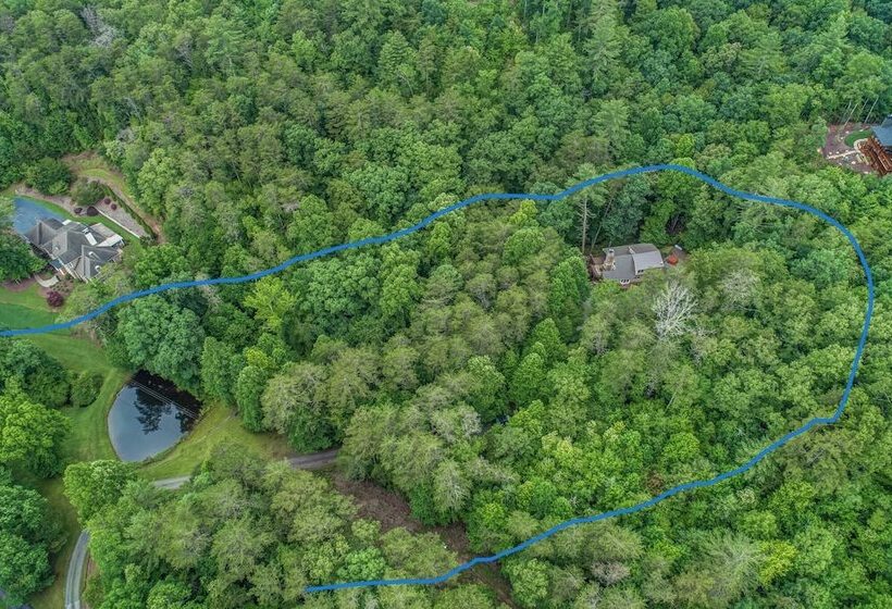 Bear Track Falls Peaceful, Quiet Mtn. Retreat!