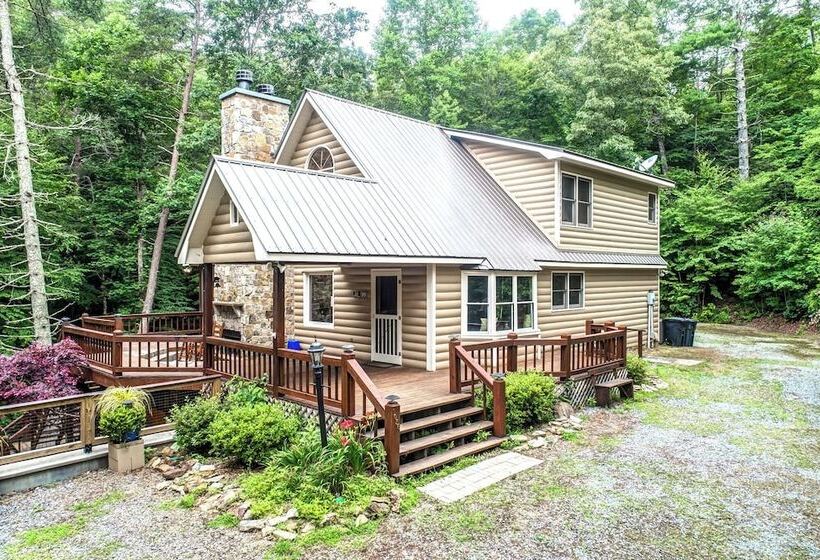 Bear Track Falls Peaceful, Quiet Mtn. Retreat!