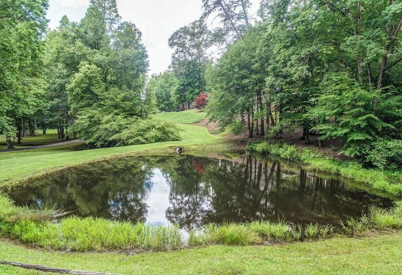 Bear Track Falls Peaceful, Quiet Mtn. Retreat!