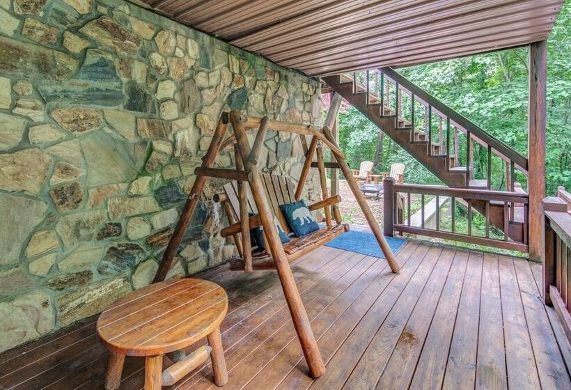 Bear Track Falls Peaceful, Quiet Mtn. Retreat!