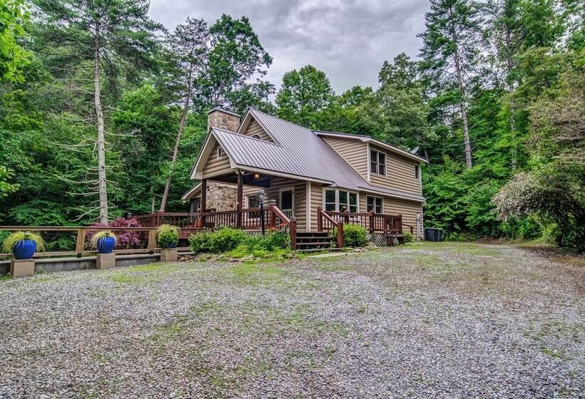 Bear Track Falls Retreat Mtn. Getaway!