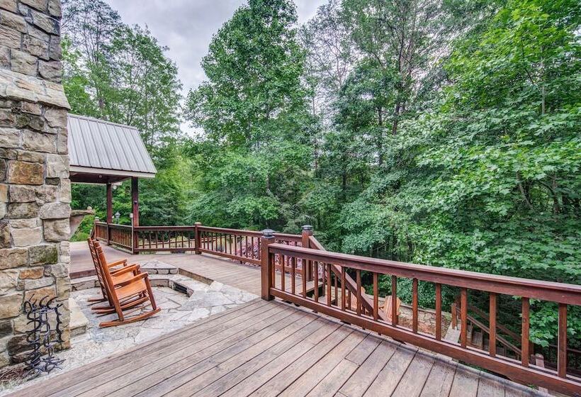 Bear Track Falls Retreat Mtn. Getaway!