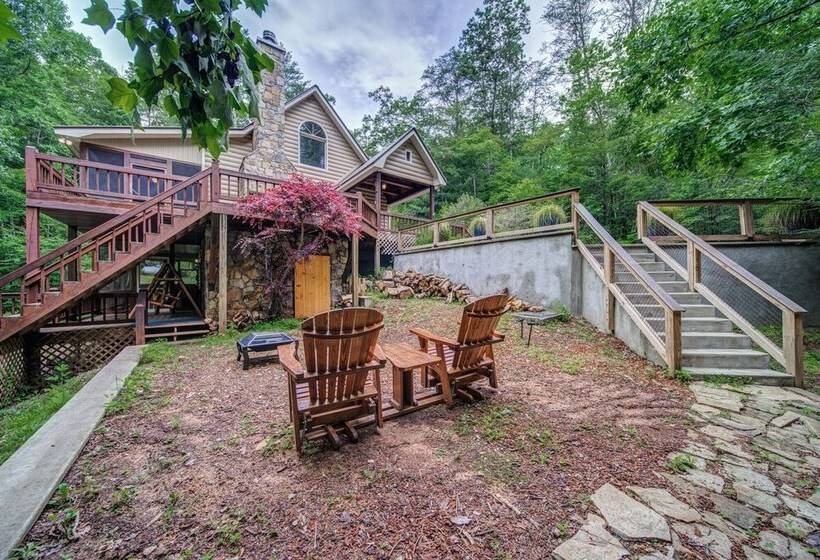 Bear Track Falls Retreat Mtn. Getaway!