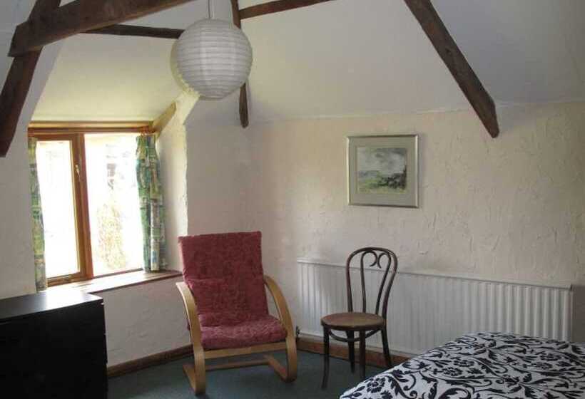 Beautiful Large Rural Cottage Near Pencader