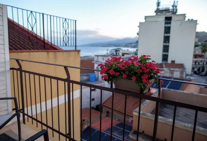 تختخواب و صبحانه Operaprimasuite