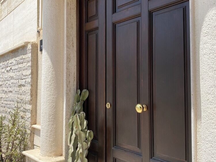 تختخواب و صبحانه Scala Dei Turchi Palace Suites