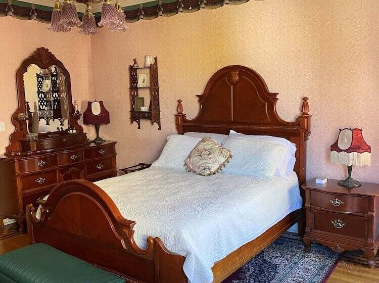 צימר Sturgis House