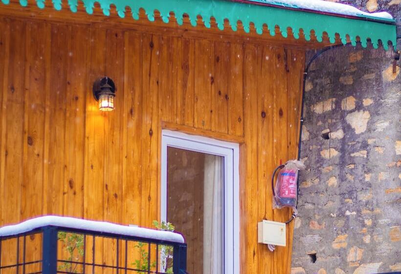 مبيت وإفطار The Himalayan Living Whistling Pines