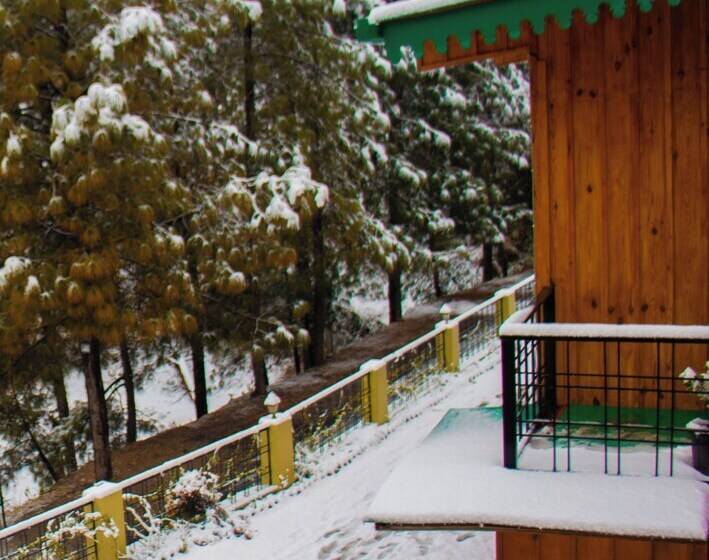 مبيت وإفطار The Himalayan Living Whistling Pines